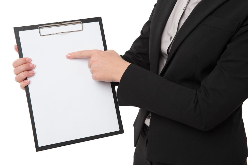 clipboard-6804287_1280-1024x682 10 Dicas para Criar um Currículo que se Destaque